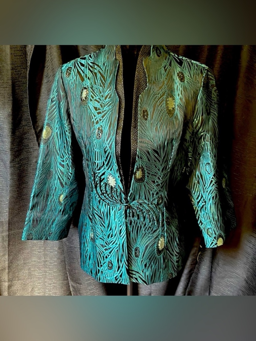 Elegant Dragon Silk Peacock Feather Women's Jacket Coat - Picture 4 of 16